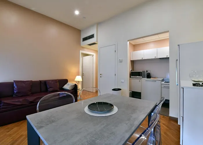 埃斯普奈德酒店 4* 维亚雷焦