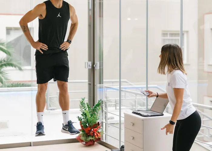 埃斯普奈德酒店 4* 维亚雷焦