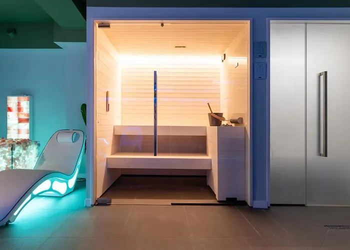 埃斯普奈德酒店 4* 维亚雷焦