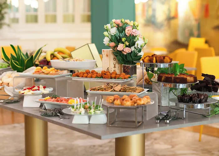 埃斯普奈德酒店 4* 维亚雷焦